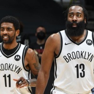 乐鱼电竞-续约谈判进展困难？哈登和欧文究竟在犹豫什么